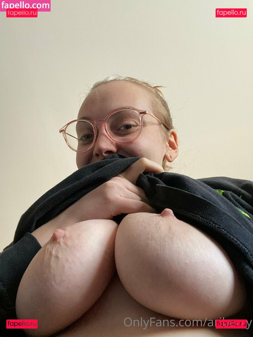 ariberry / ariberry_ Onlyfans Photo Gallery 