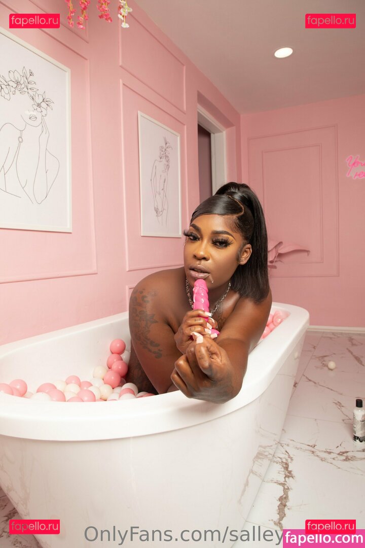 cakezzofficial / salleycakezzz Onlyfans Photo Gallery 