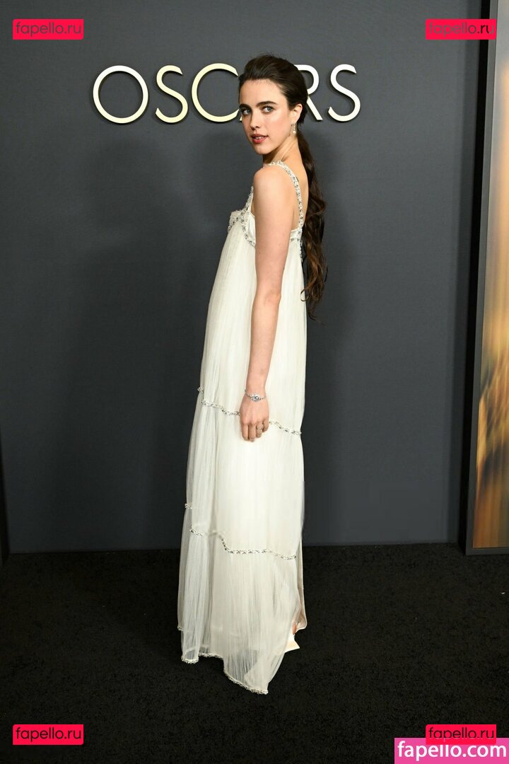 Margaret Qualley / SarahMargaretQualley Onlyfans Photo Gallery 