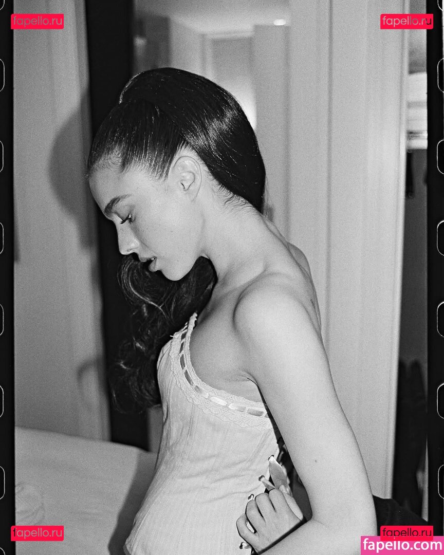 Margaret Qualley / SarahMargaretQualley Onlyfans Photo Gallery 