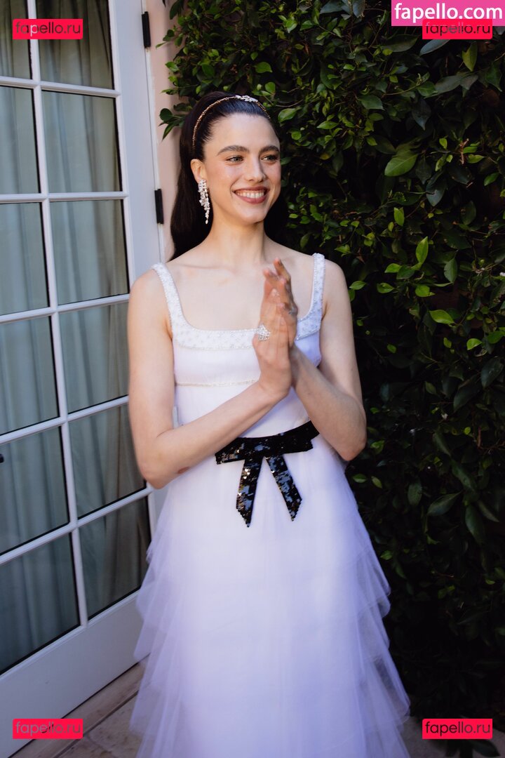 Margaret Qualley / SarahMargaretQualley Onlyfans Photo Gallery 