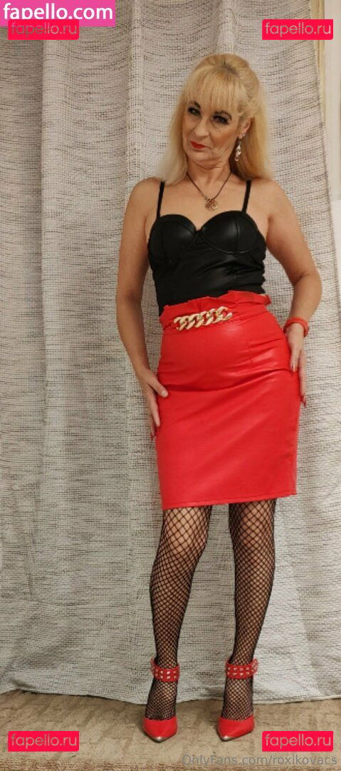 roxikovacs Onlyfans Photo Gallery 