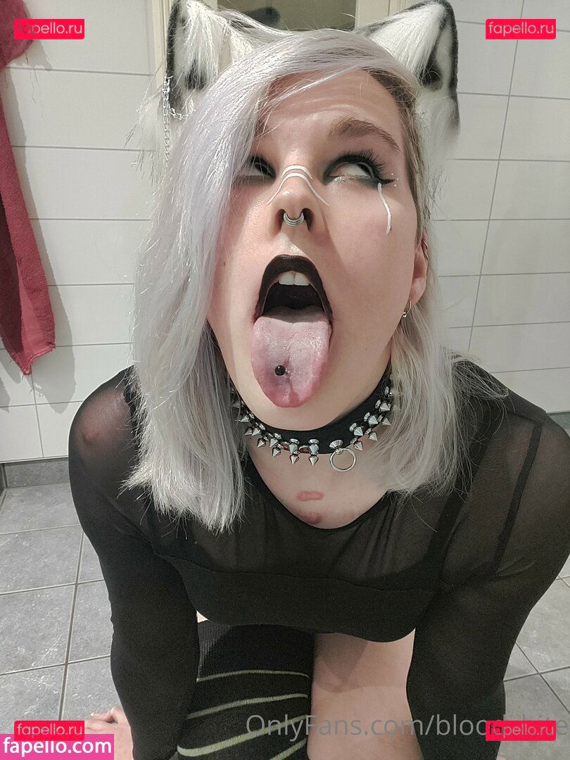 Rouge_Goth / Tall Goth / blood_bite Onlyfans Photo Gallery 