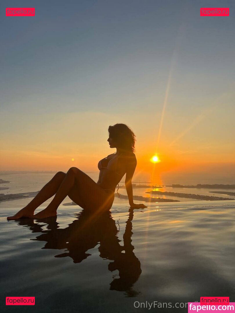 Leo Kim / leonayla / leonaylamessy Onlyfans Photo Gallery 