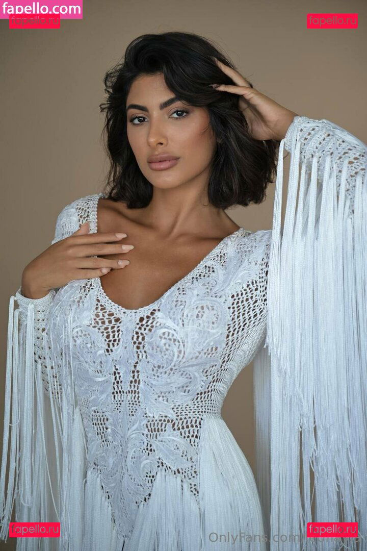 Leo Kim / leonayla / leonaylamessy Onlyfans Photo Gallery 