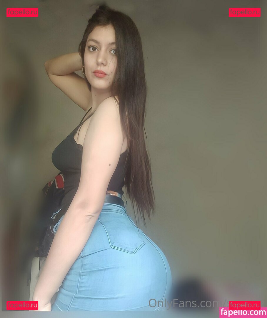 sexyluz / sexyluzlingerie Onlyfans Photo Gallery 