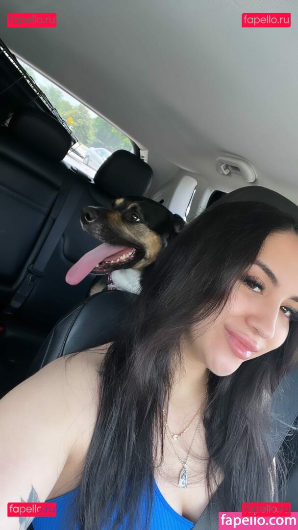 Claudelia Zarate / ohmy_claud / only1laurazarate Onlyfans Photo Gallery 