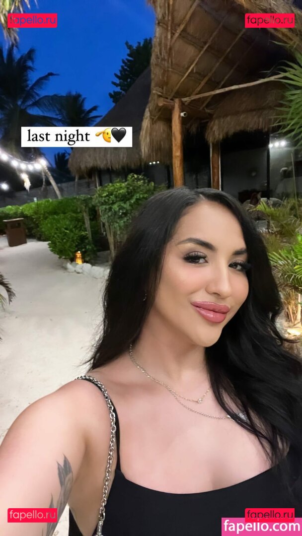 Claudelia Zarate / ohmy_claud / only1laurazarate Onlyfans Photo Gallery 