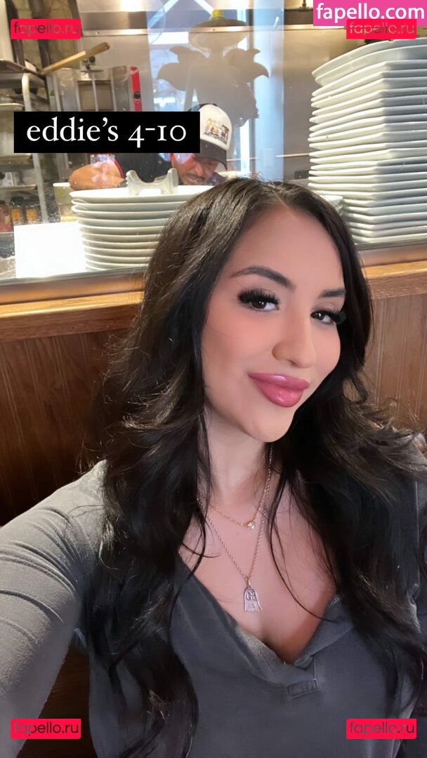 Claudelia Zarate / ohmy_claud / only1laurazarate Onlyfans Photo Gallery 