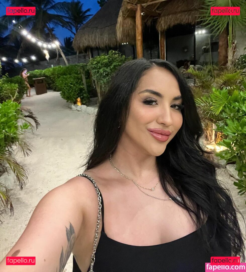 Claudelia Zarate / ohmy_claud / only1laurazarate Onlyfans Photo Gallery 