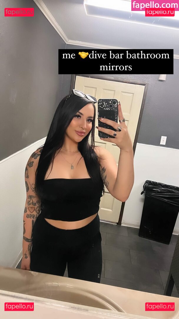 Claudelia Zarate / ohmy_claud / only1laurazarate Onlyfans Photo Gallery 