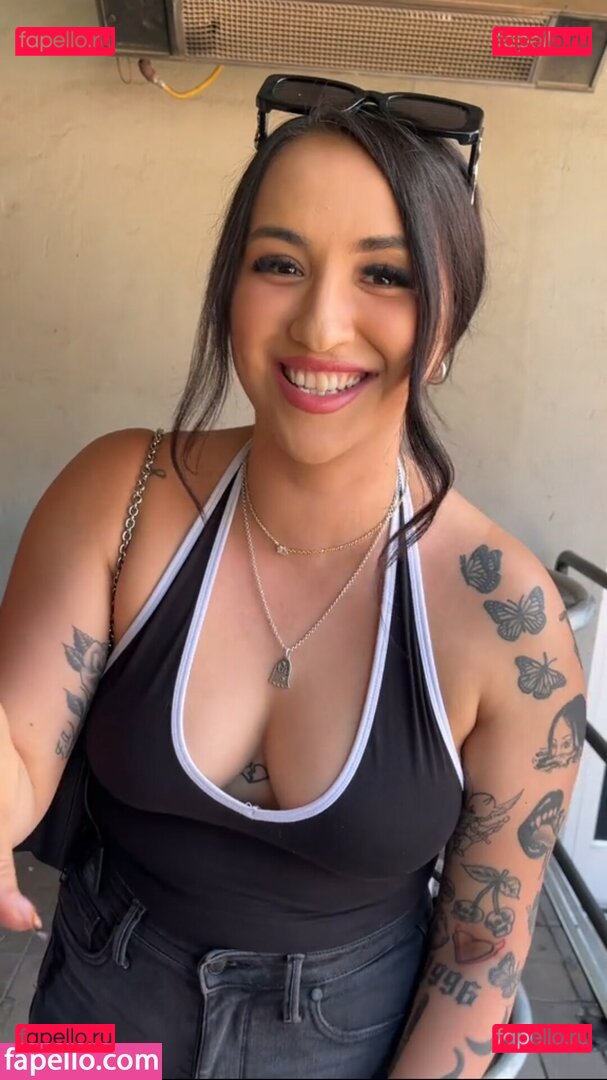 Claudelia Zarate / ohmy_claud / only1laurazarate Onlyfans Photo Gallery 