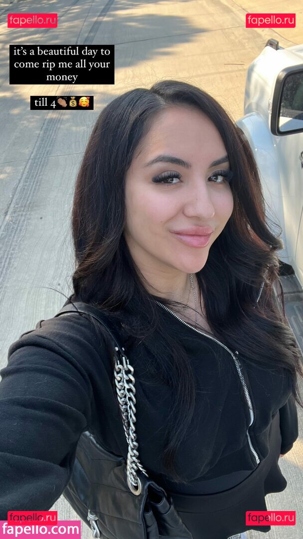 Claudelia Zarate / ohmy_claud / only1laurazarate Onlyfans Photo Gallery 