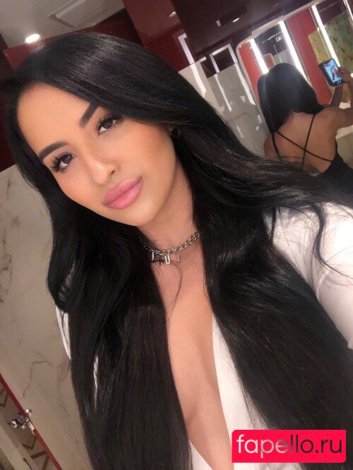 Claudelia Zarate Nude Onlyfans Photo 9