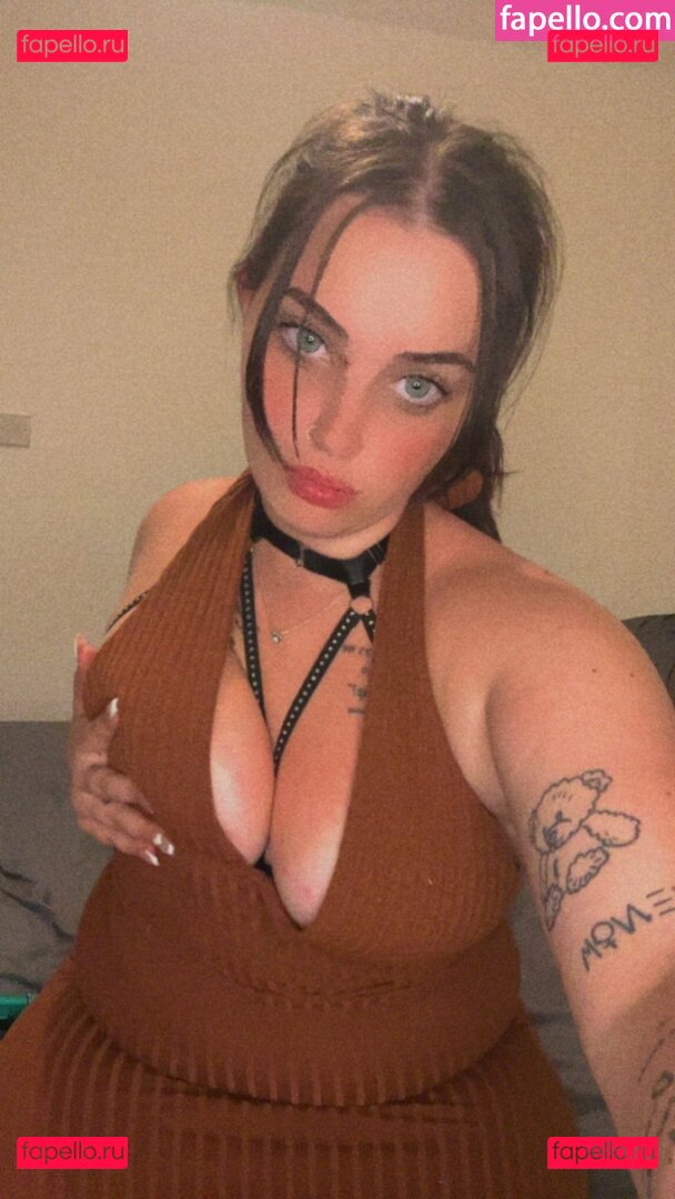 Becca Hextall / SlxtForBecca Onlyfans Photo Gallery 