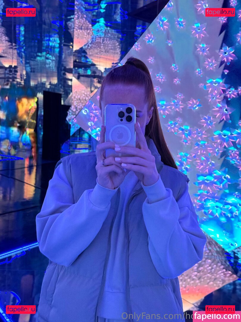 GlobalTraffic6 / hollymolloyxo / hollymollyxo Onlyfans Photo Gallery 