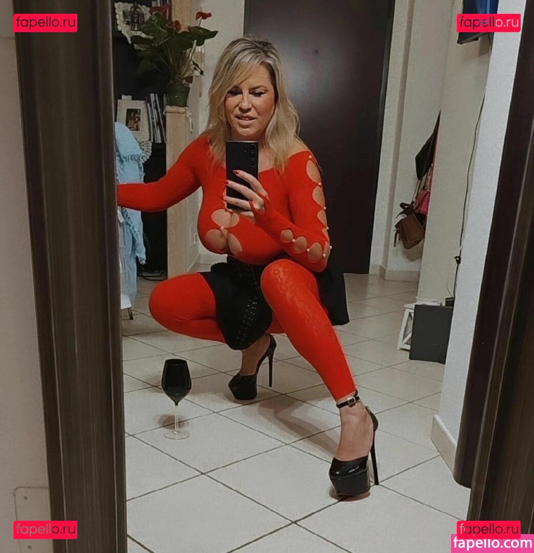 Elena Daniela Ungureanu / danachanel / elenadanielaungureanu Onlyfans Photo Gallery 