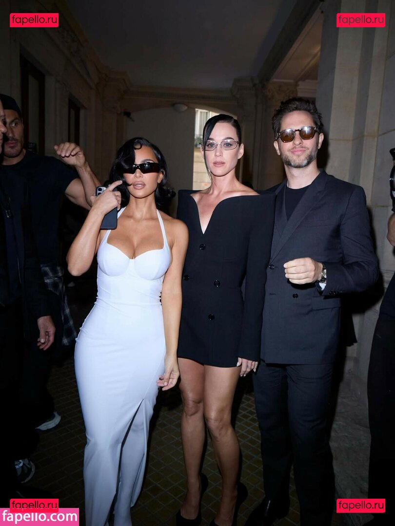 Kim Kardashian / kim_kardashian / kimkardashian Onlyfans Photo Gallery 