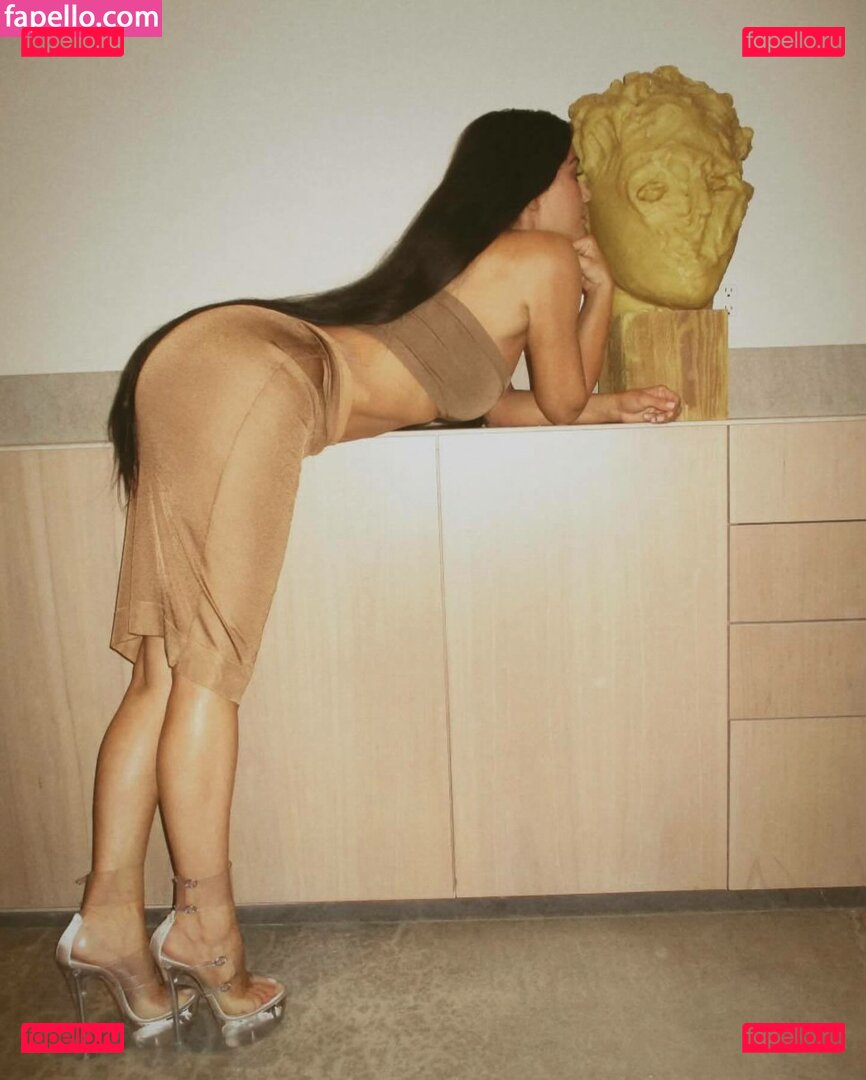 Kim Kardashian / kim_kardashian / kimkardashian Onlyfans Photo Gallery 