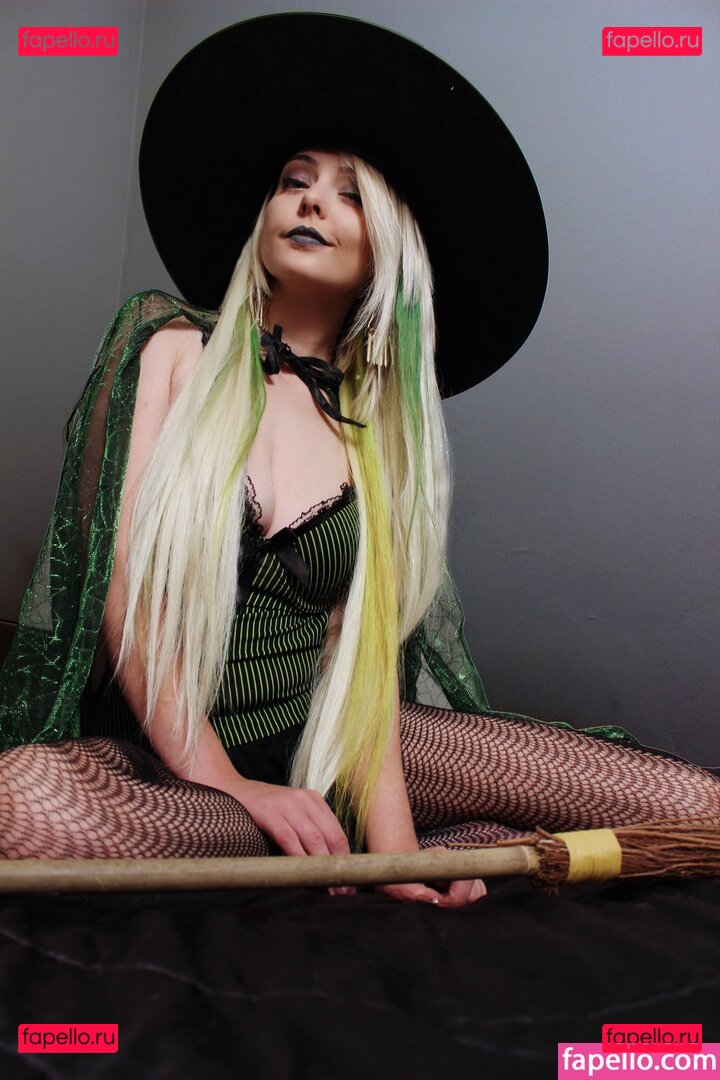 Hannah Bloodbunny / slightly_bitter / sweetbunnyblood Onlyfans Photo Gallery 