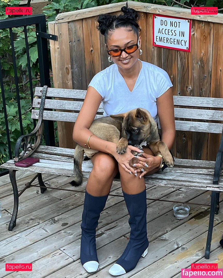 Joy Crookes / joycrookes / veronicaxbee Onlyfans Photo Gallery 