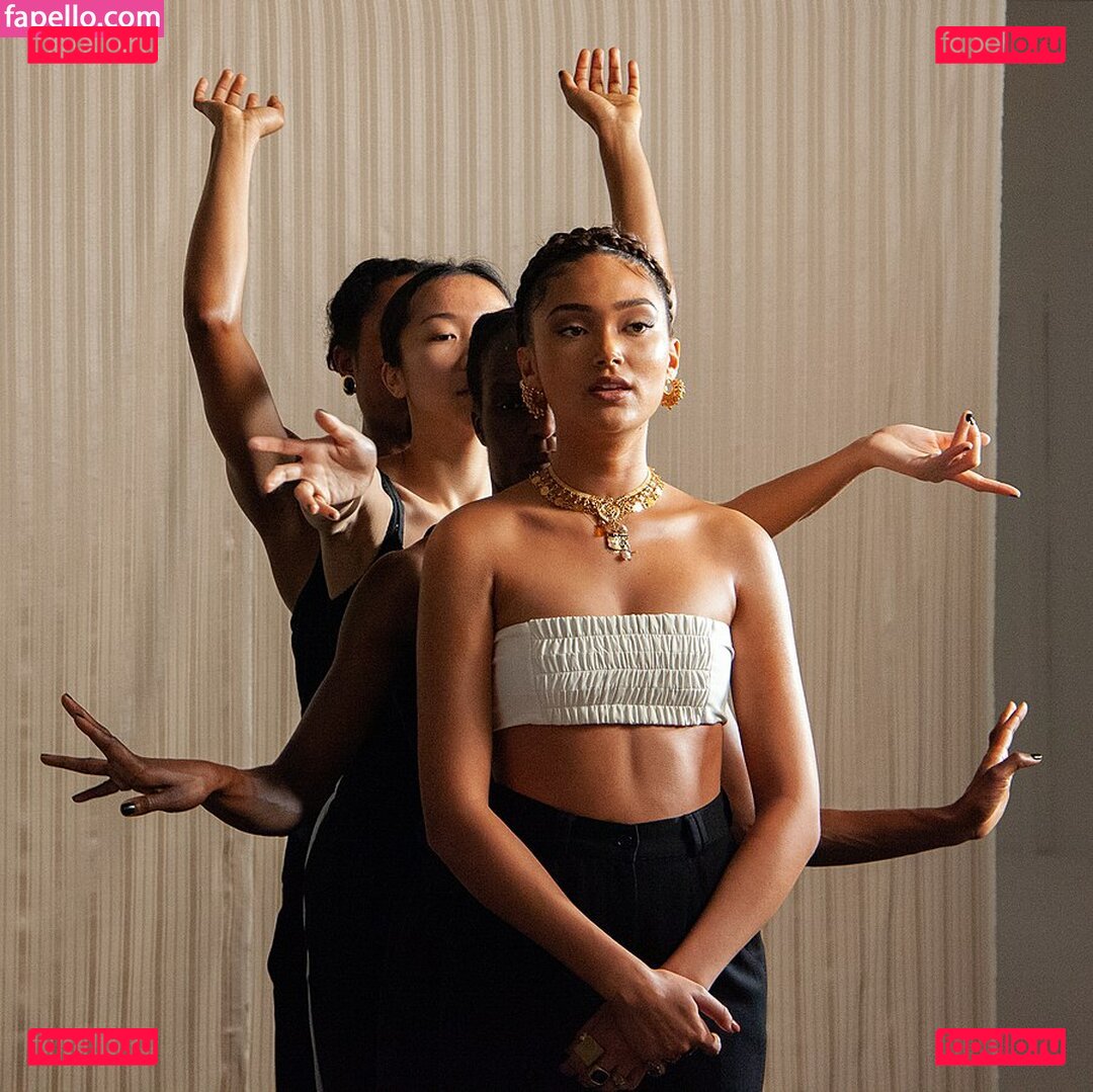 Joy Crookes / joycrookes / veronicaxbee Onlyfans Photo Gallery 