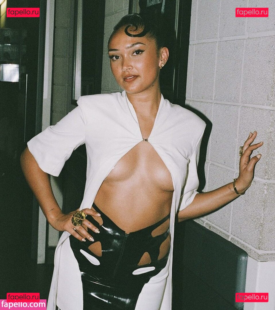 Joy Crookes / joycrookes / veronicaxbee Onlyfans Photo Gallery 