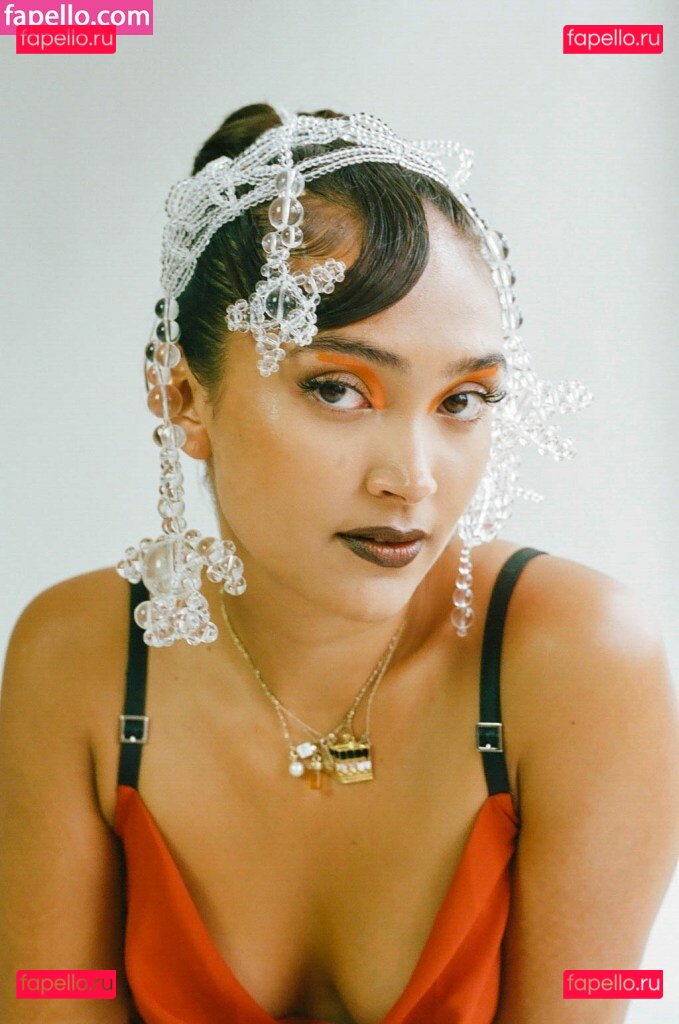 Joy Crookes / joycrookes / veronicaxbee Onlyfans Photo Gallery 