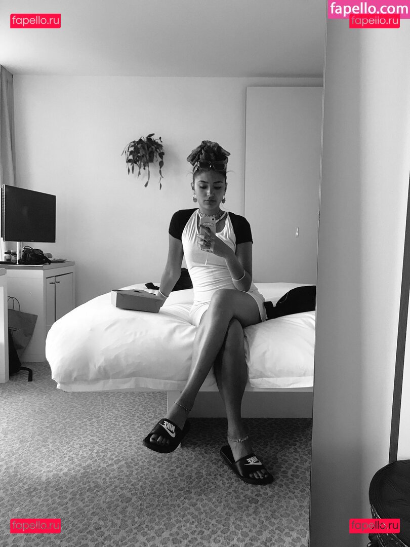 Joy Crookes / joycrookes / veronicaxbee Onlyfans Photo Gallery 