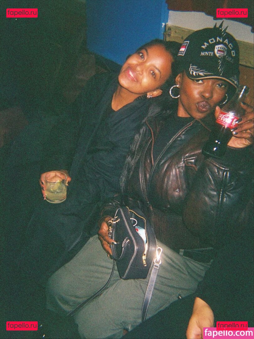 Joy Crookes / joycrookes / veronicaxbee Onlyfans Photo Gallery 