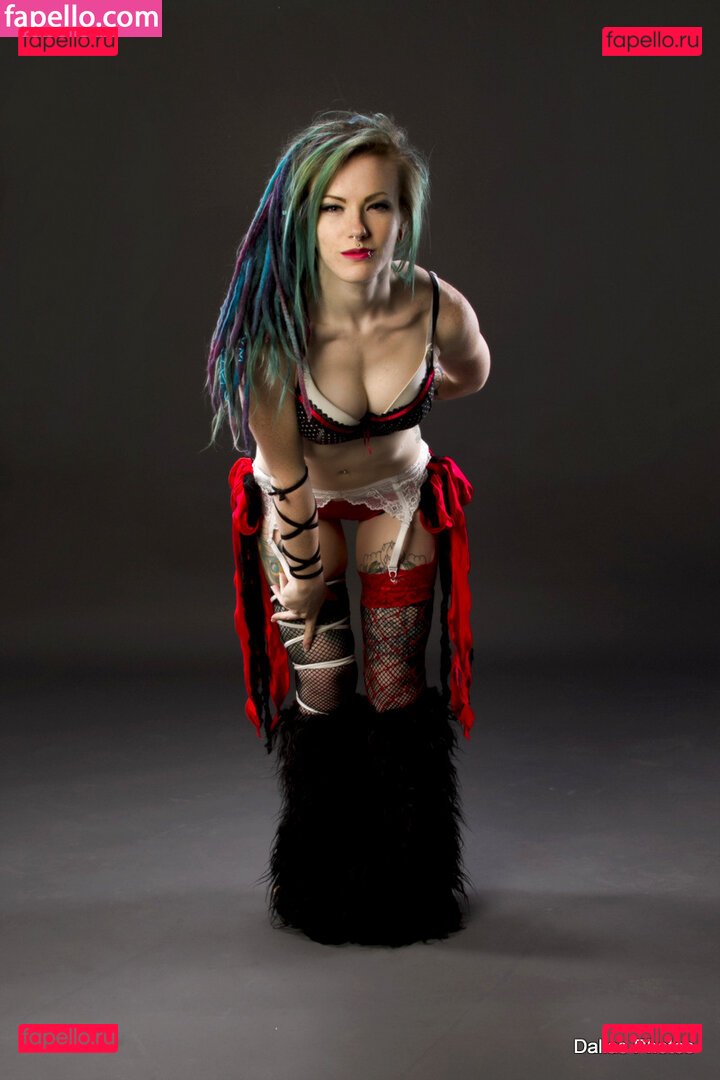 BluTube / Blukitsune9 / Orchidsandhoney / therealroyalblu Onlyfans Photo Gallery 