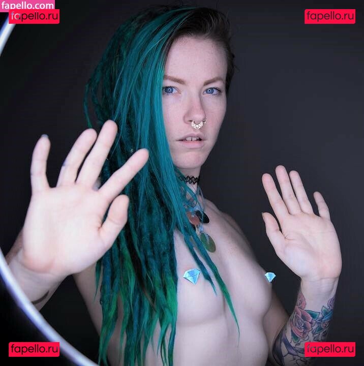 BluTube / Blukitsune9 / Orchidsandhoney / therealroyalblu Onlyfans Photo Gallery 