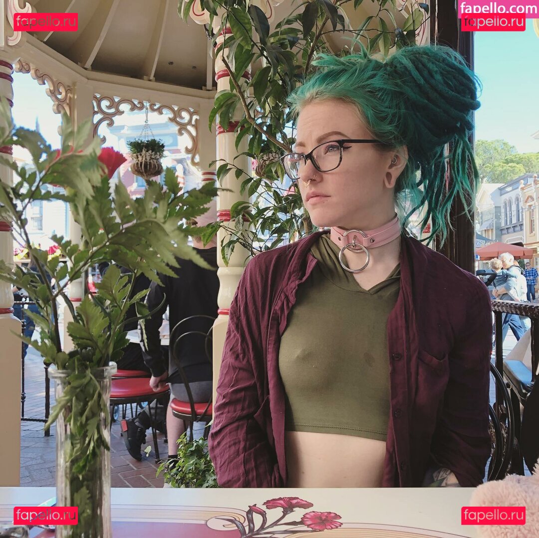 BluTube / Blukitsune9 / Orchidsandhoney / therealroyalblu Onlyfans Photo Gallery 