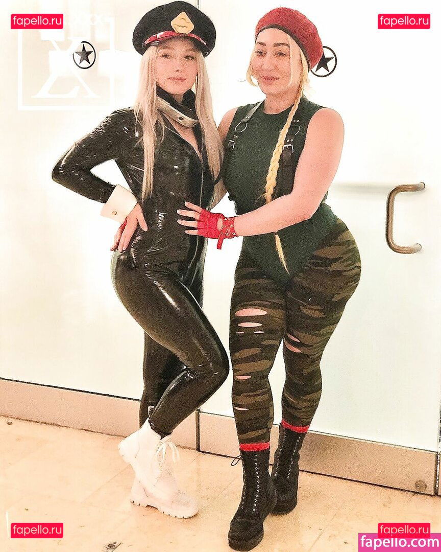 BluTube / Blukitsune9 / Orchidsandhoney / therealroyalblu Onlyfans Photo Gallery 