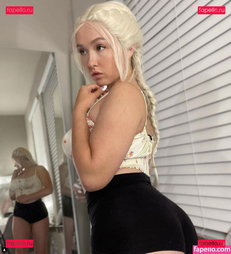 BluTube / Blukitsune9 / Orchidsandhoney / therealroyalblu Onlyfans Photo Gallery 