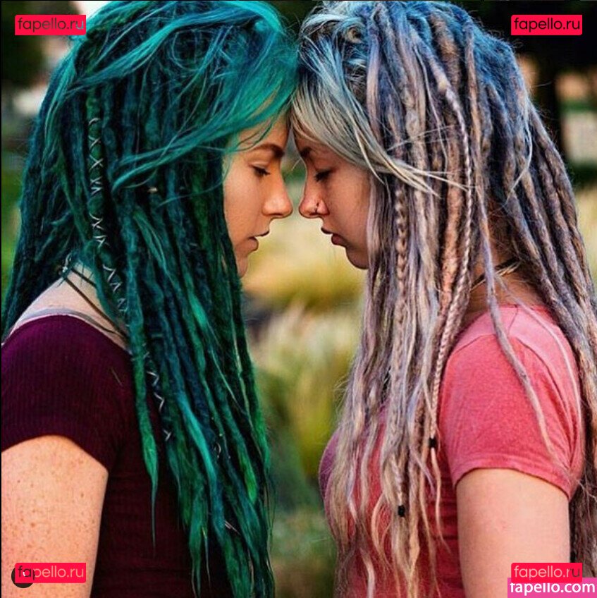 BluTube / Blukitsune9 / Orchidsandhoney / therealroyalblu Onlyfans Photo Gallery 