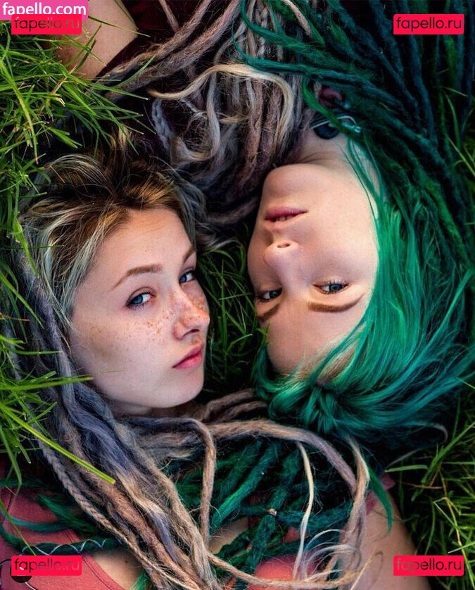 BluTube / Blukitsune9 / Orchidsandhoney / therealroyalblu Onlyfans Photo Gallery 