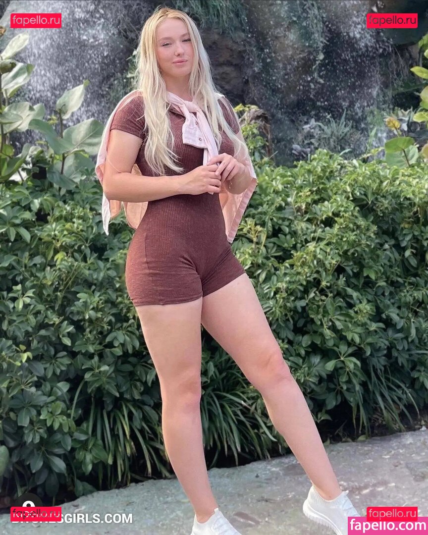 BluTube / Blukitsune9 / Orchidsandhoney / therealroyalblu Onlyfans Photo Gallery 