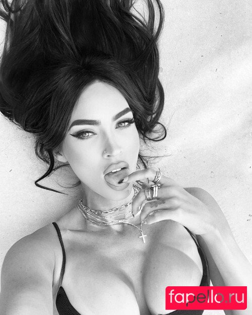 Megan Fox Nude Onlyfans Photo 38