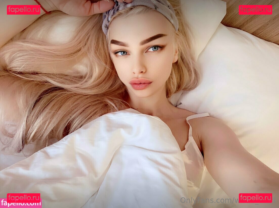 white_vikki Onlyfans Photo Gallery 