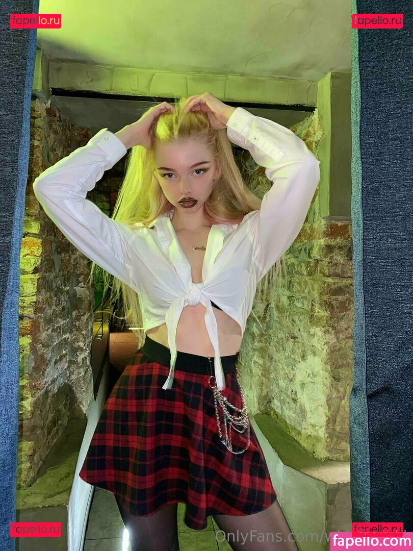 white_vikki Onlyfans Photo Gallery 