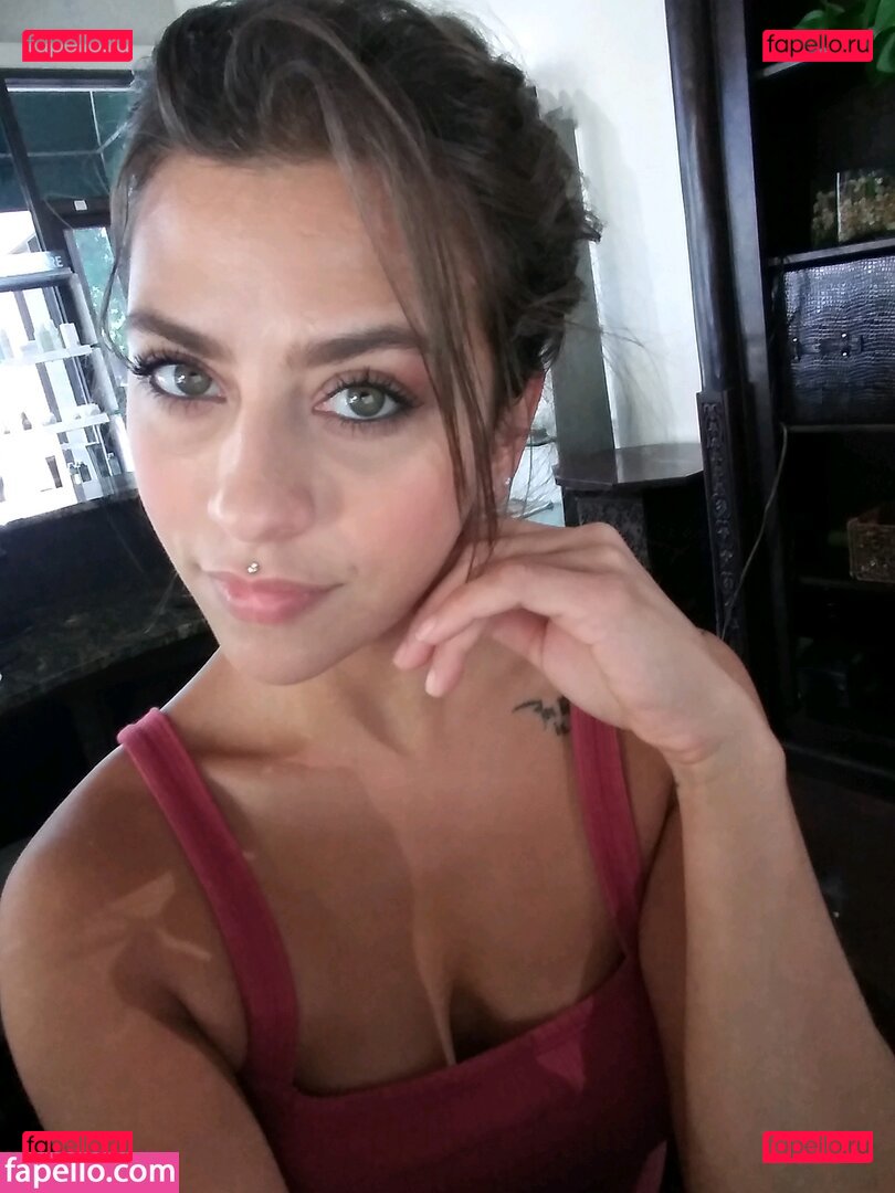 Medussah / https: / medussah.music / miss_medussah