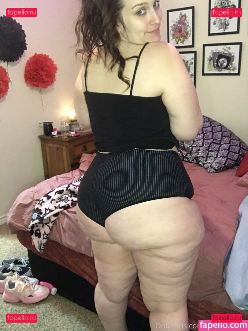 bignsmalllovethemall / shellycream Onlyfans Photo Gallery 