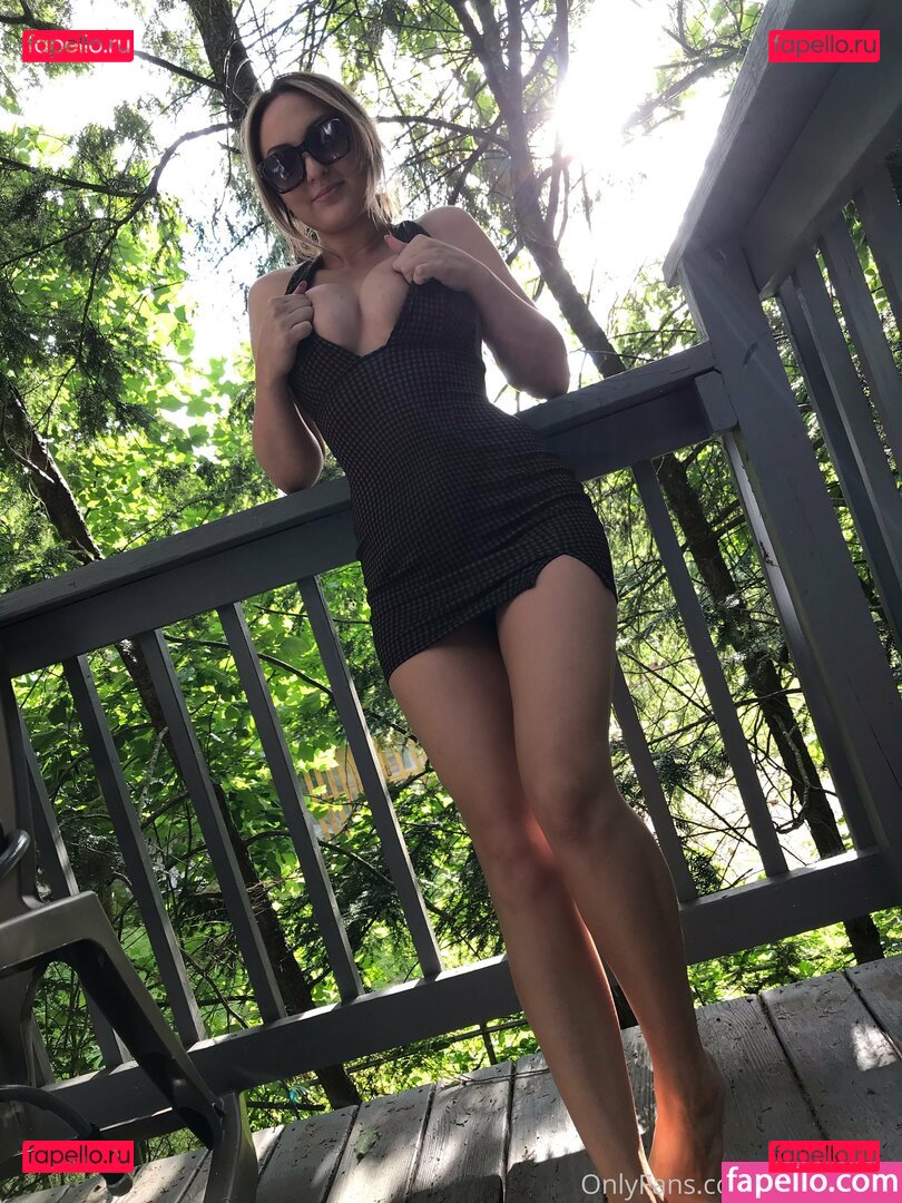 emilycasto / emilycasto_ Onlyfans Photo Gallery 