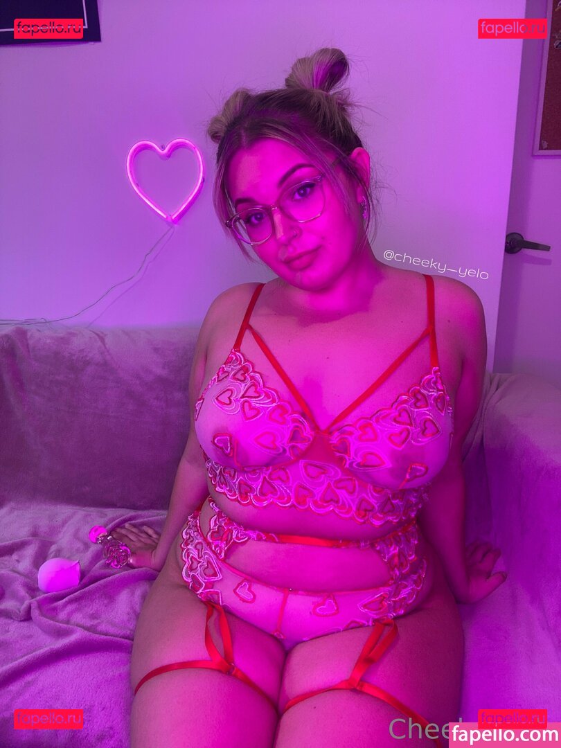 cheeky_yelofree / cheekyreelss Onlyfans Photo Gallery 