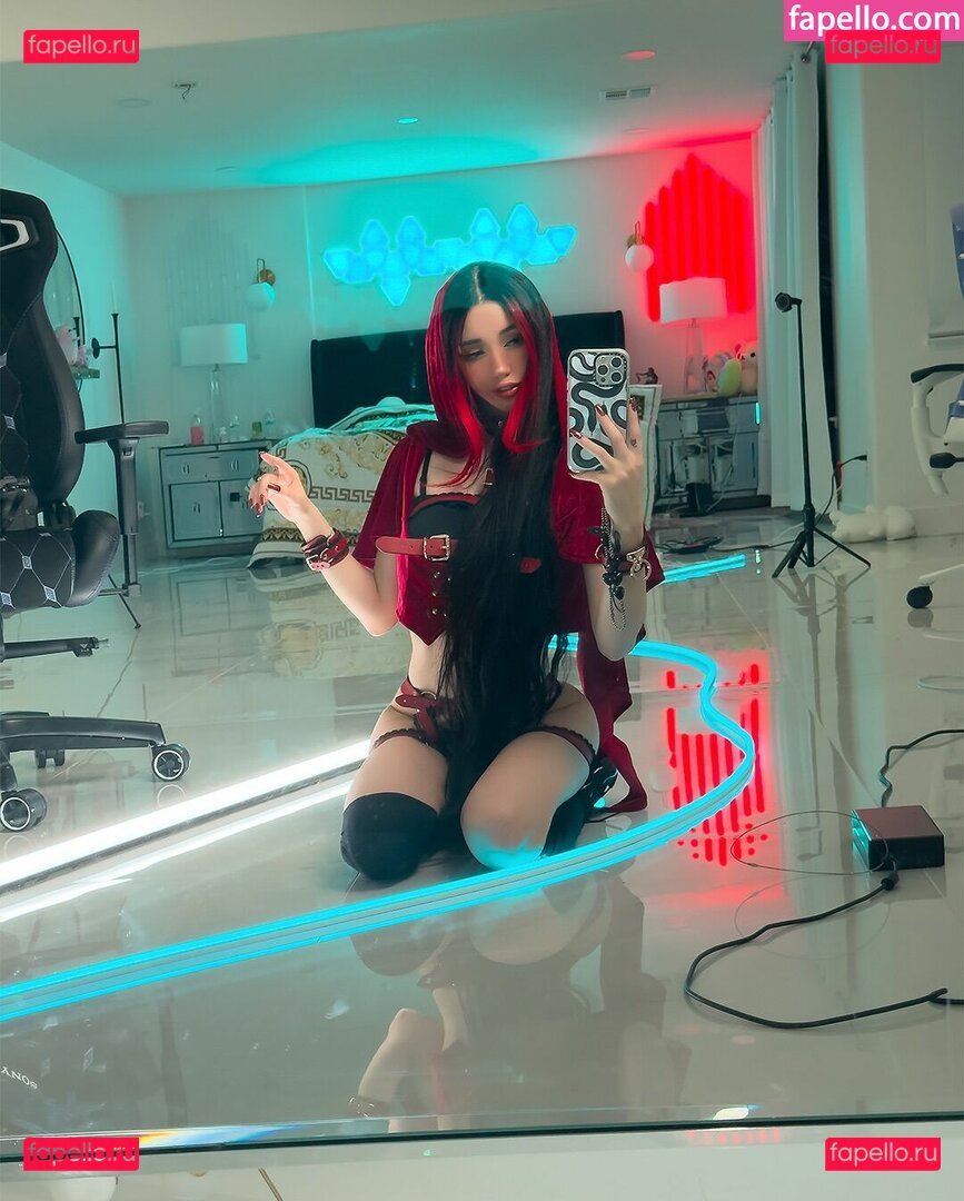 alyri / alyri_tv Onlyfans Photo Gallery 