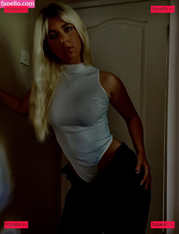 Izzy Taffs / IzzyTaffs792 / isabeltaffs / ts_izzy_wilde Onlyfans Photo Gallery 