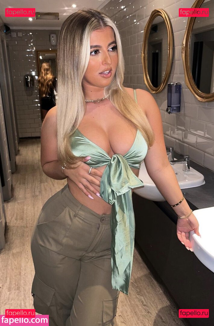 Izzy Taffs / IzzyTaffs792 / isabeltaffs / ts_izzy_wilde Onlyfans Photo Gallery 