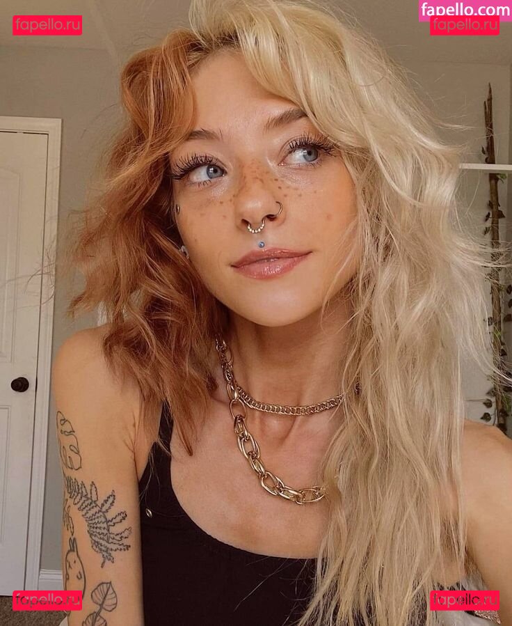 BJLovingBambi / Bambi Sage / inbedwithbambi / rainbow.venom Onlyfans Photo Gallery 