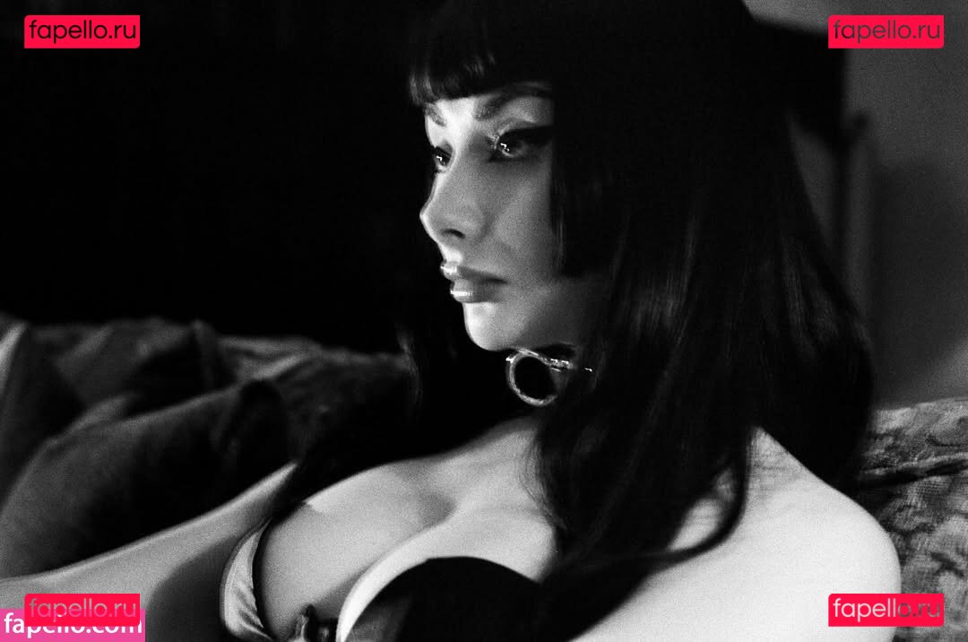 Sweet Séverine / SweetSeverine / sweet.severine / sweet_severine Onlyfans Photo Gallery 